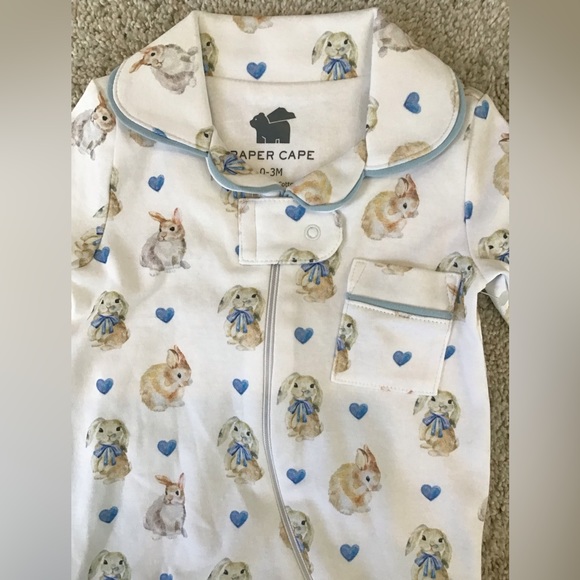 PAPER CAPE Classic Pajama Footie, Bunny & Heart Print | Size 0-3M 🐇💙 - Picture 3 of 9